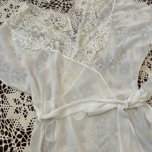 Linea Donatella Sheer White Lace-Trim Wrap Robe